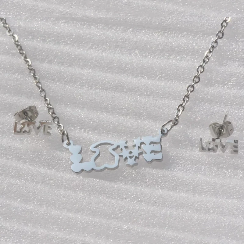 

Fashion art stainless steel bear, a symbol of love bear, the girl's favorite