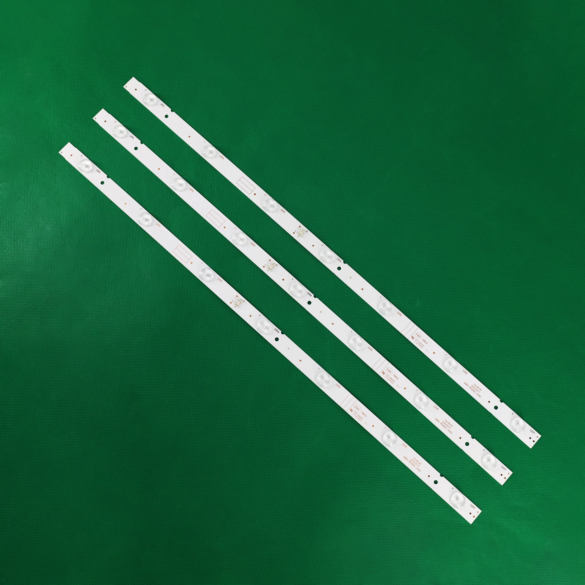 

New 12 PCS/set LED backlight strip 5800-W32001-3P00 05-20024A-04A for LC320DXJ-SFA2 32HX4003 7LED 607mm