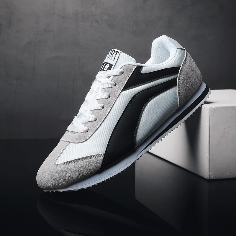 

Lovers Retro Sneakers Men Sport Running Shoes Unisex Non-slip Genuine Leather Women Athletic Shoes Fashion Flats Sneakers 2020