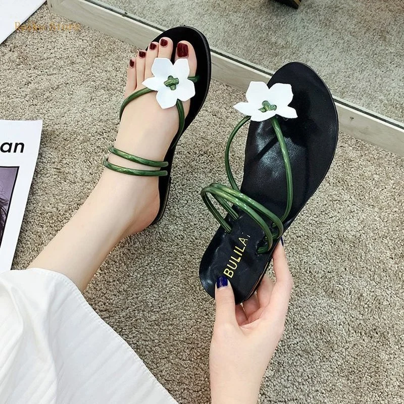 

Slippers with Flowers Summer Women's Summer Outerwear Beach Shoes Seaside Soakable Fashion Vacation All-Matching.
