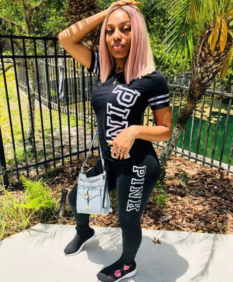 Женский спортивный костюм из двух предметов футболка с коротким рукавом и