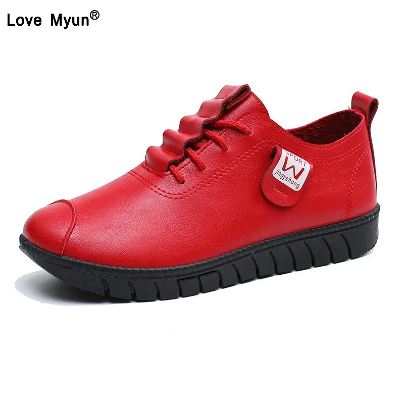 Женские туфли из натуральной кожи со шнуровкой на плоской резиновой