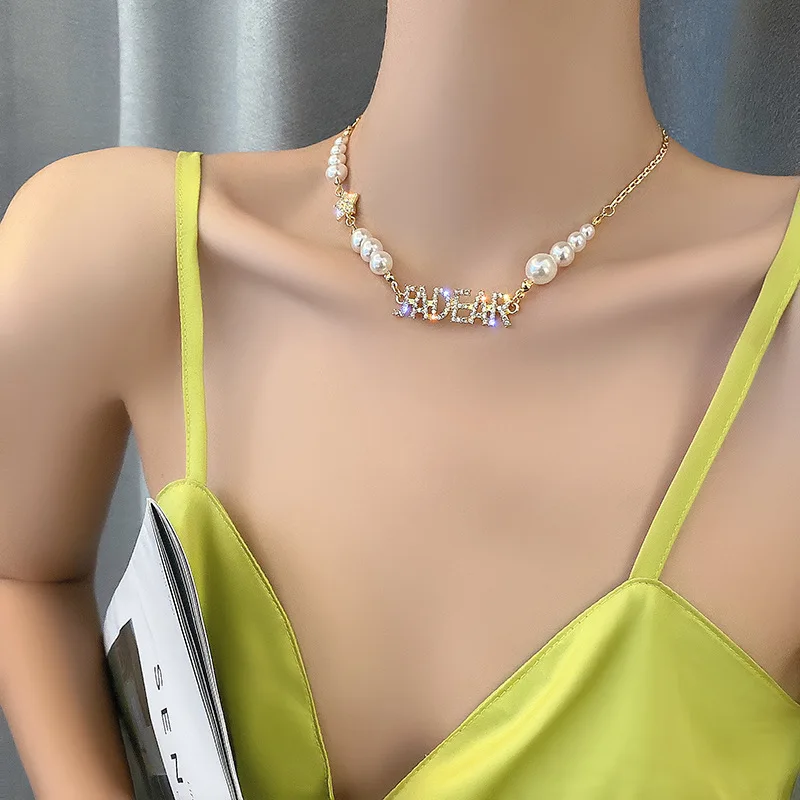 

Pearl necklace female 2021 new compact design sense personality stitching clavicle chain hip hop fashion exaggerated necklace