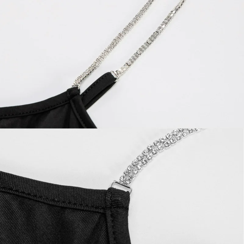 Женский Летний комбинезон на бретельках с цепочкой однотонный без рукавов