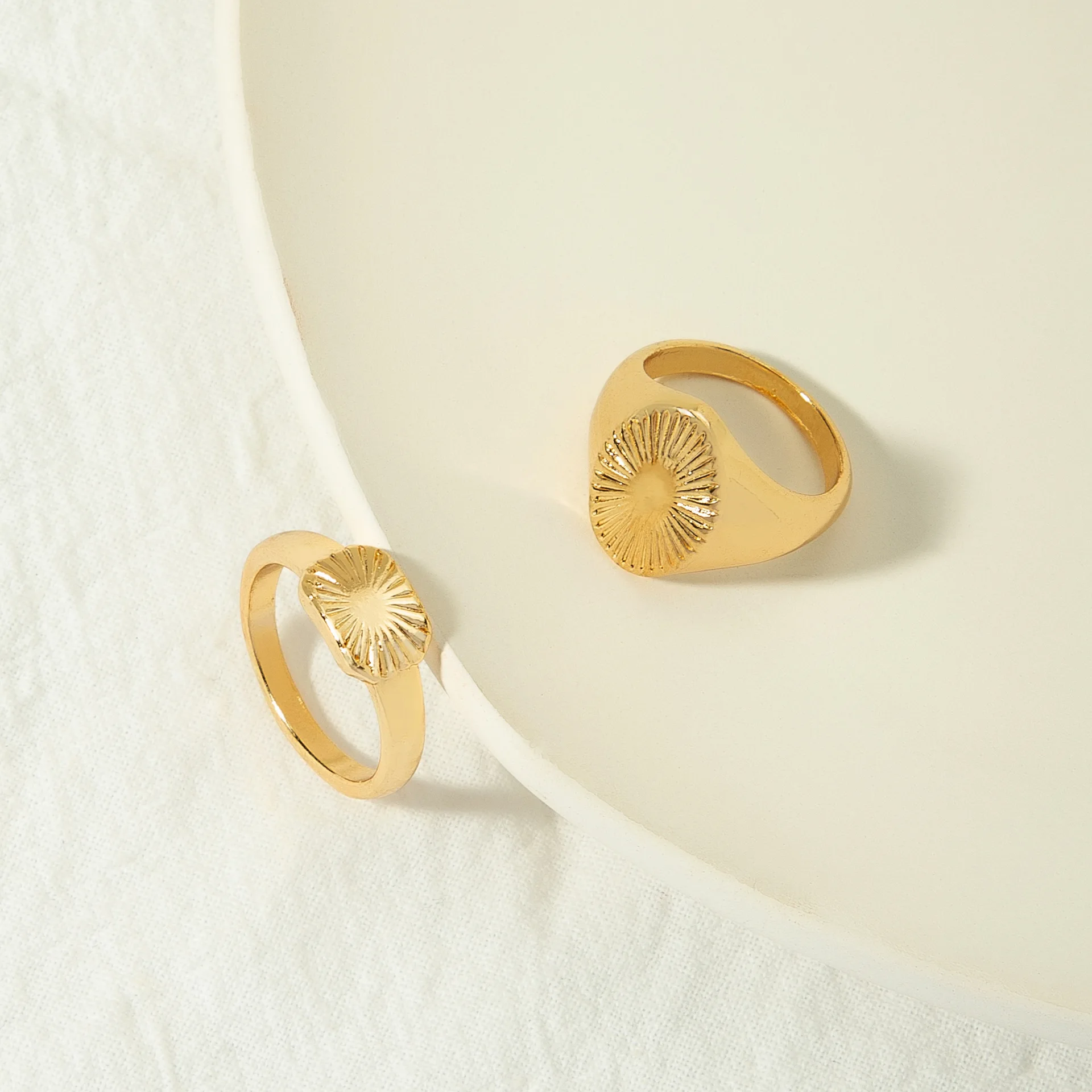 

Creative Sun Signet Rings For Women Men Gold Color Sun Wide Ring Chunky Round Ring Godness Signet Ring Friendship Gifts