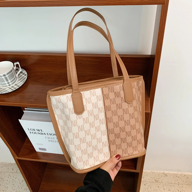 

Letter Printing Large Capacity Tote Shoulder Bags for Women Classic Designer PU Leather Composite Handbag Trendy Travel Bags