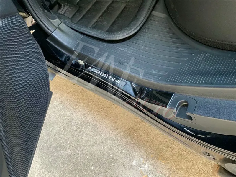 Накладка на порог из нержавеющей стали защитная накладка для Subaru Forester SK 2019 2020 2021