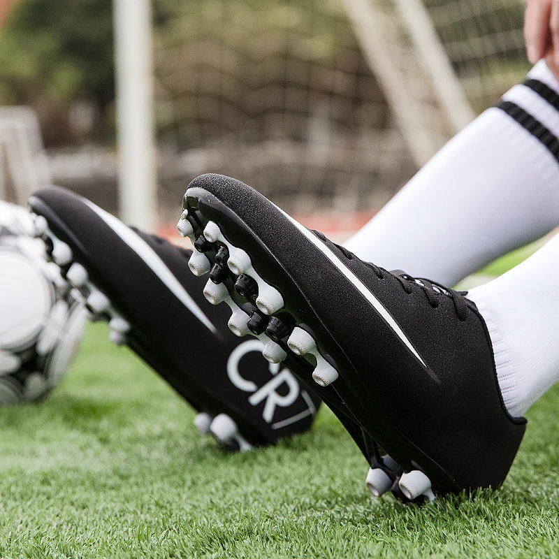 Стильная индивидуальная футбольная обувь с шипами устойчивая дышащая и удобная |