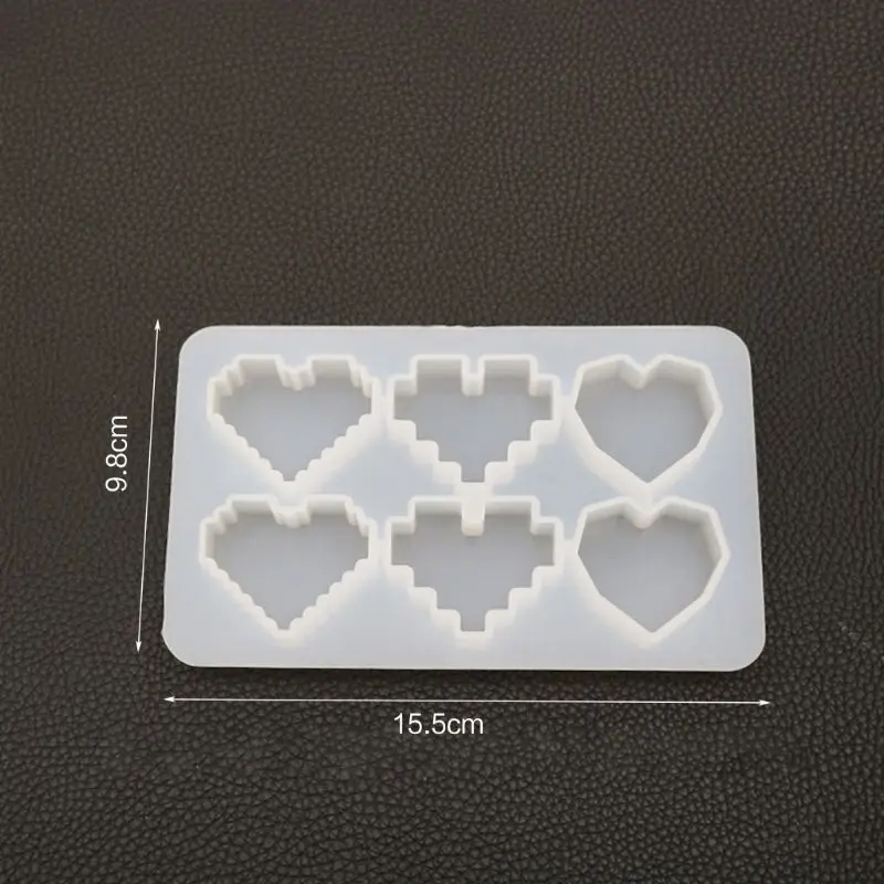 

2021 New Crystal Epoxy UV Resin Mold Pixel Love Heart Shape High Mirror DIY Handmade Pendant Silicone Molds 2020 trend