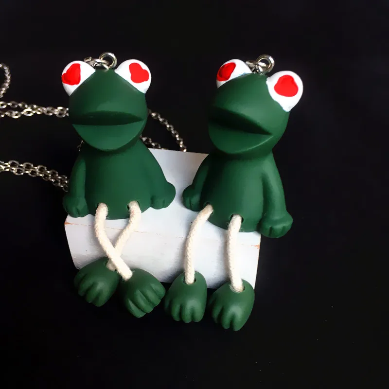 

Cute Cartoon Long Legs Frog Pendant Necklace Girl Kawaii Red Heart Eyes Frog Doll Necklaces for Women Funny Resin Dangle Jewelry