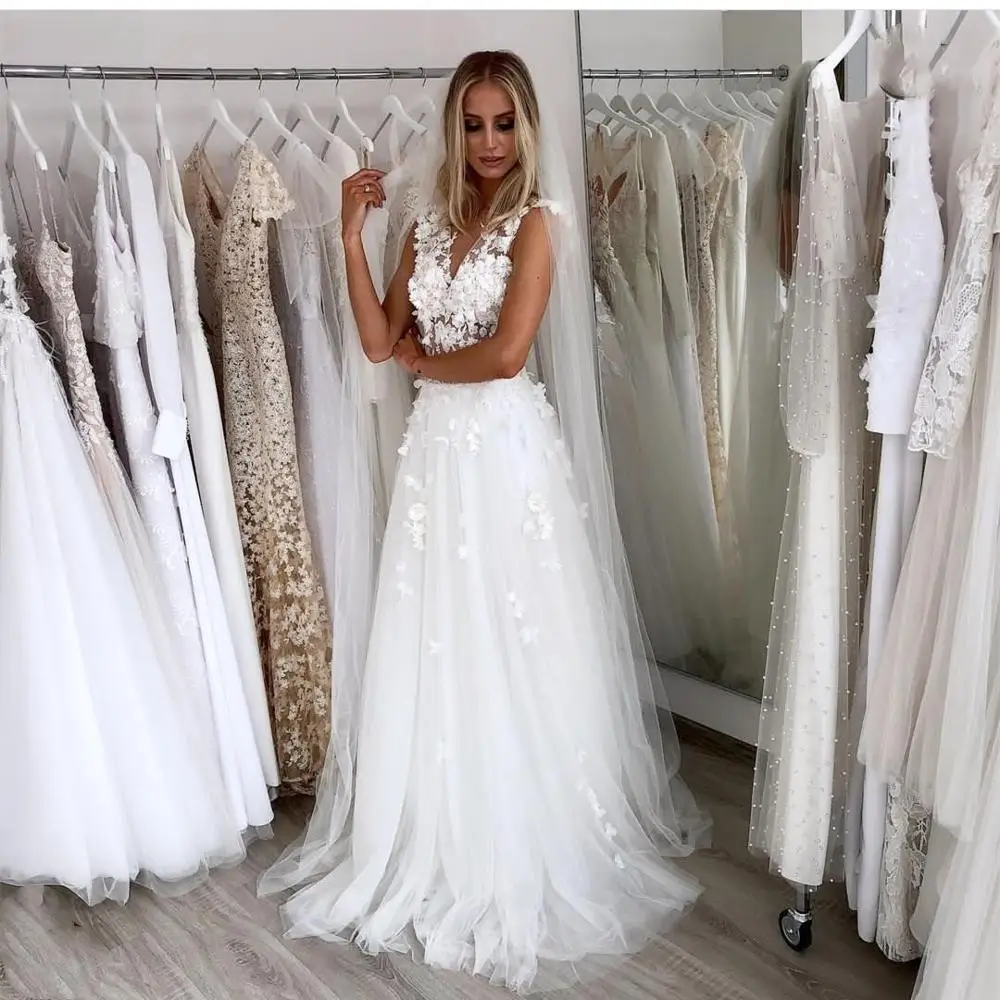 

Wedding Dress 3d Flowers V-neck Lace Appliques Bride Dresses Backless Bridal Gowns Sleeveless Robe De Soire Vestido De Noiva
