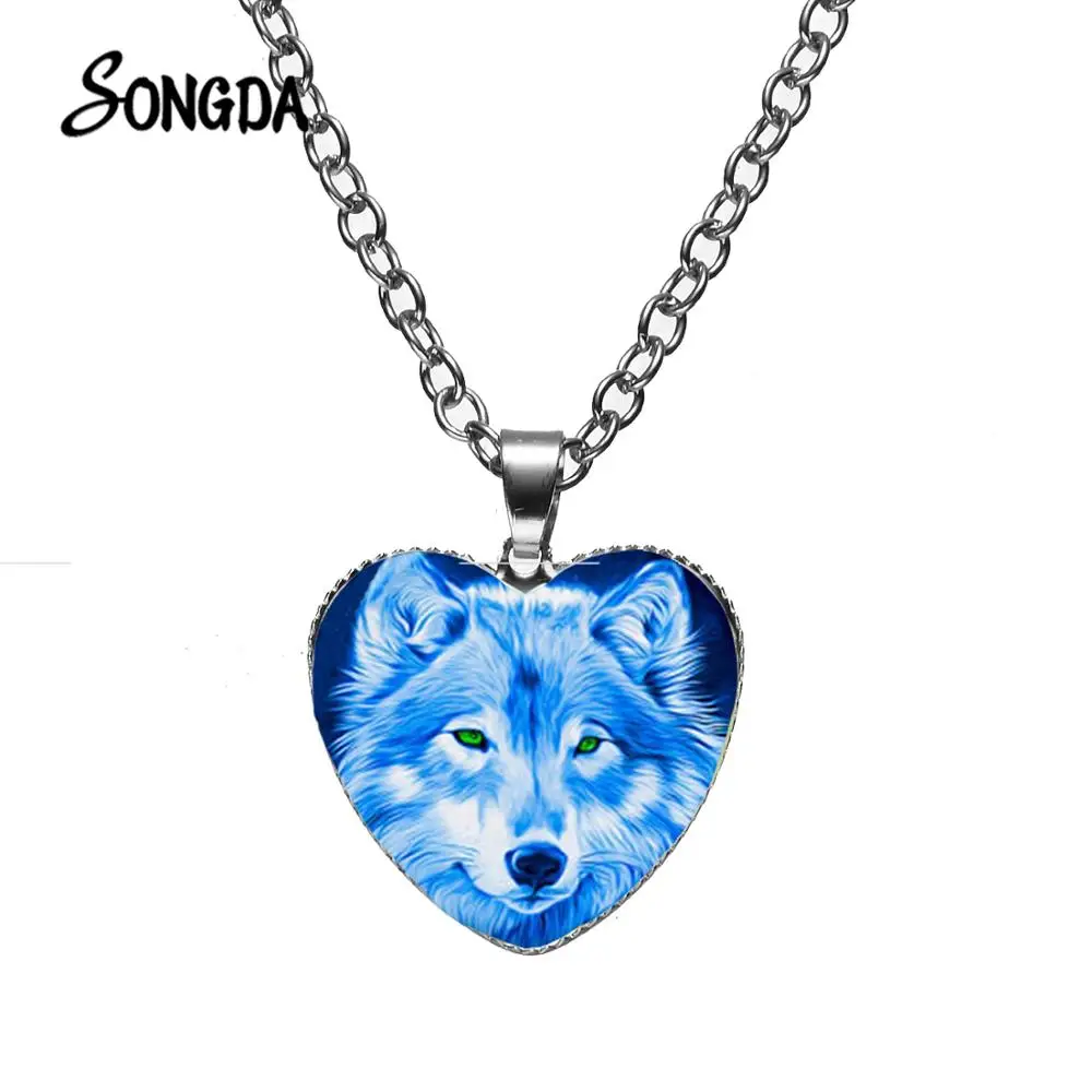 Ожерелье с подвеской в виде дикого волка сердца воющего под луной искусство фото