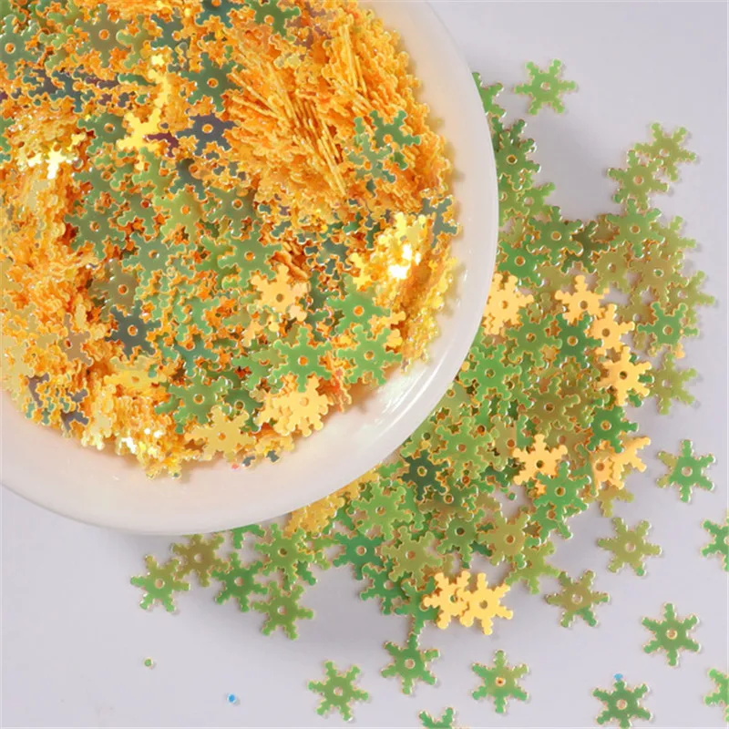 

10g/Bag 8mm Christmas Snowflake Sequins DIY Creative Flower Flat Handmade PVC Paillettes Party Materials Lentejuelas Accessories
