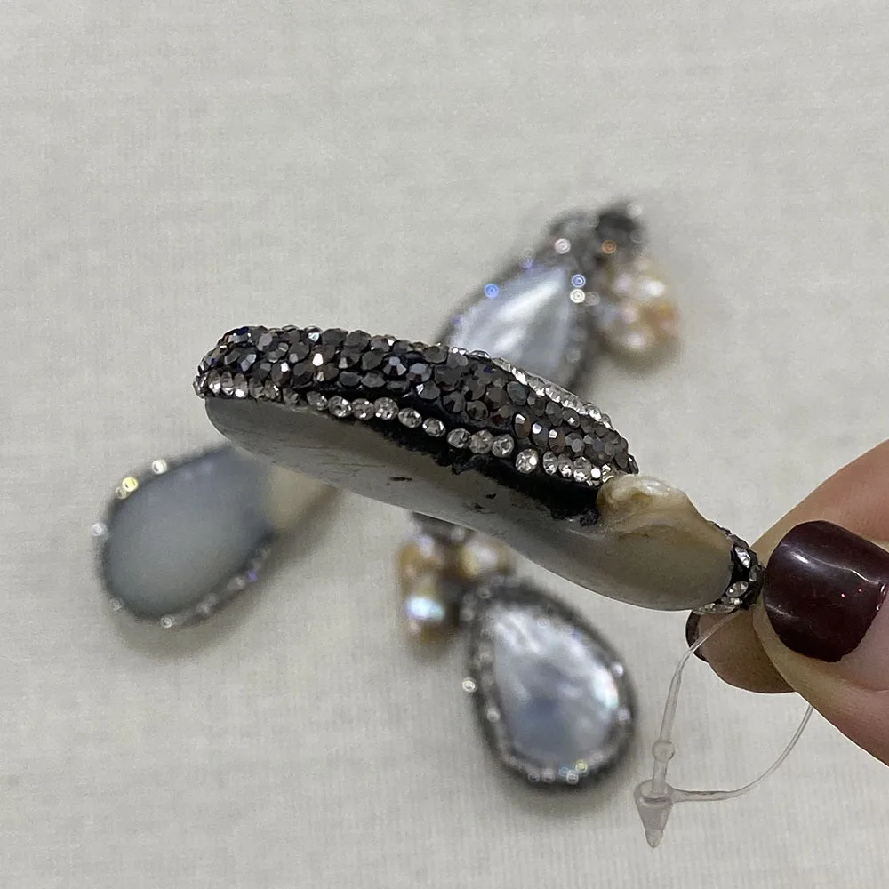 

Handmade Pendant Personalized Necklace Earrings Bracelet Accessories Irregular Pearl Drop Shaped Natural Shell Pendant Jewelry