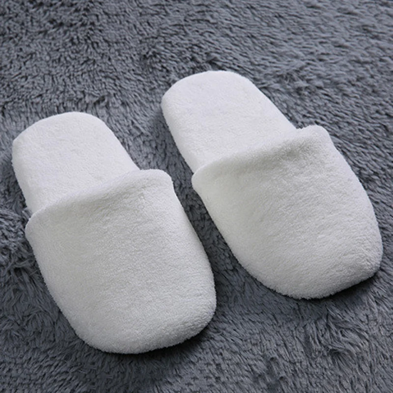 Теплые домашние тапочки из кораллового бархата черного цвета женские зимние для