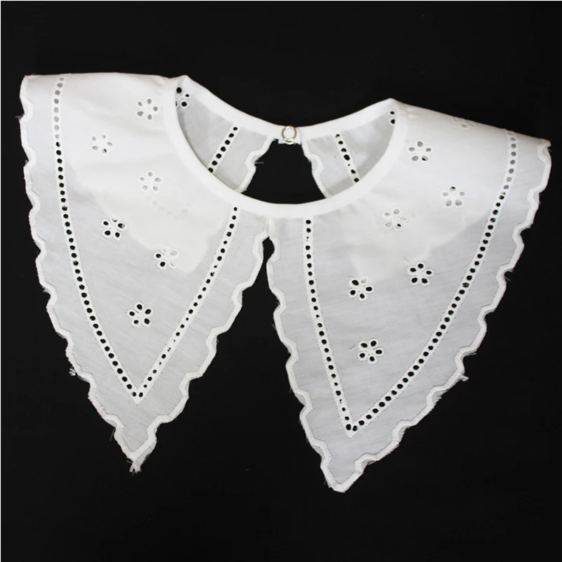 

White Big Lapel Floral Fake Collars for Women Shirts Detachable Collar Vintage Embroidery Necklace False Collar Shawl Decor