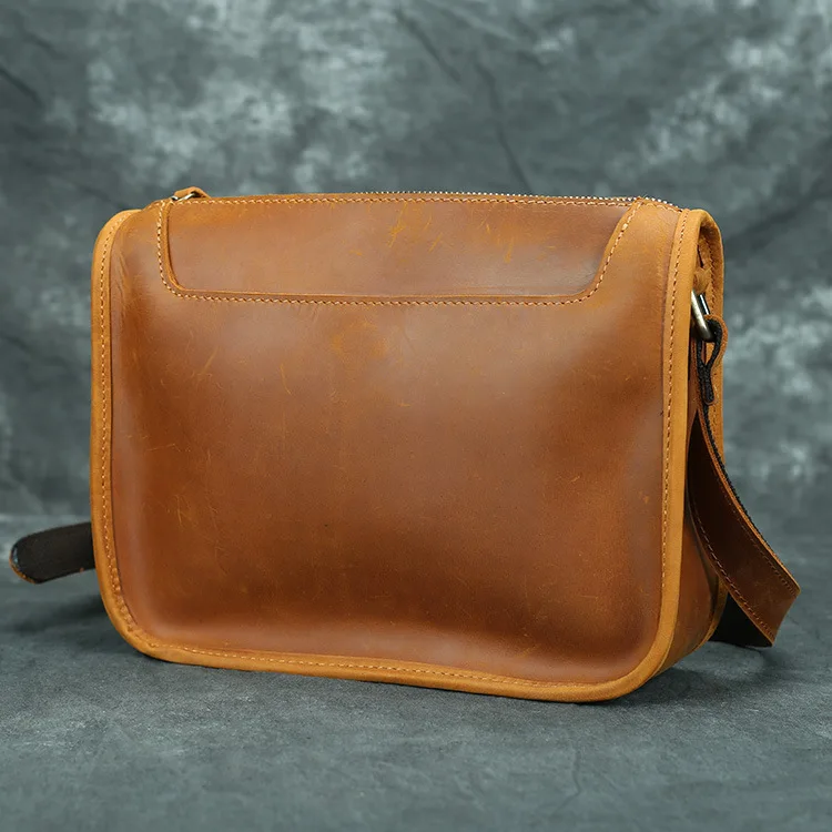 

Винтажная маленькая квадратная сумка ручной работы из воловьей кожи crazy horse для мужчин и женщин, простая кожаная сумочка на одно плечо для от...