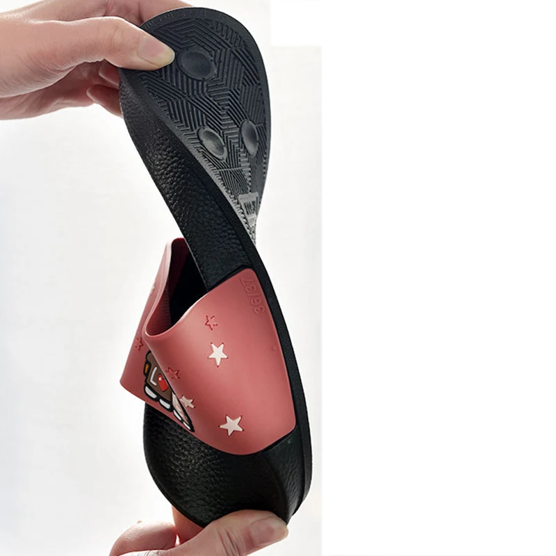 Новые женские шлепанцы с мягкой подошвой Пляжная женская обувь Летние милые