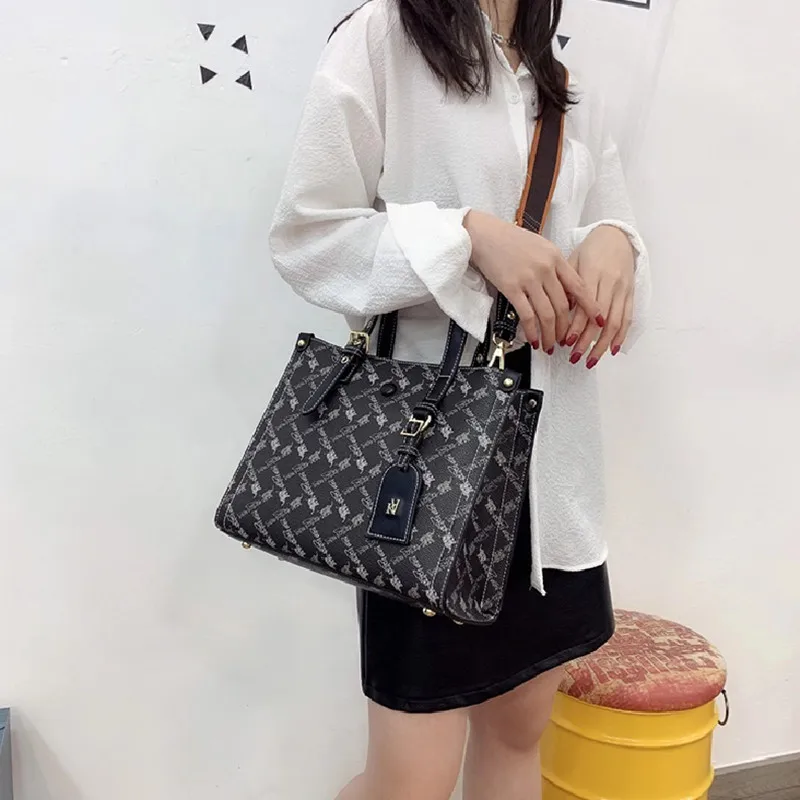 

Genuine Leather Women Totes 2021 New Fashion All Match Larger Capacity Bag Ladies Designer Purses and Handbags Channels Handbags
