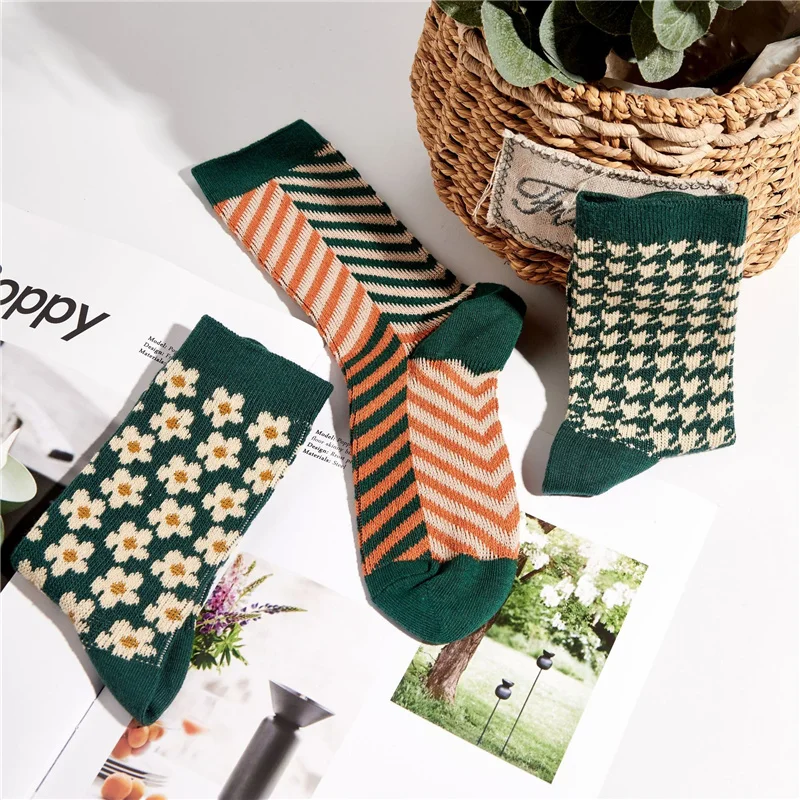 

Autumn Winter Retro Thousand Bird Lattice Women Fashion Classic Tube Socks Literary Artistic Small Fresh Contrast Harajuku Socks