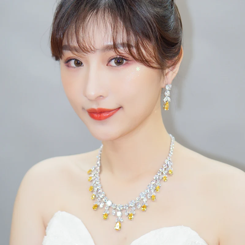 Набор свадебных ювелирных изделий ThreeGraces набор из белого золота с кристаллами