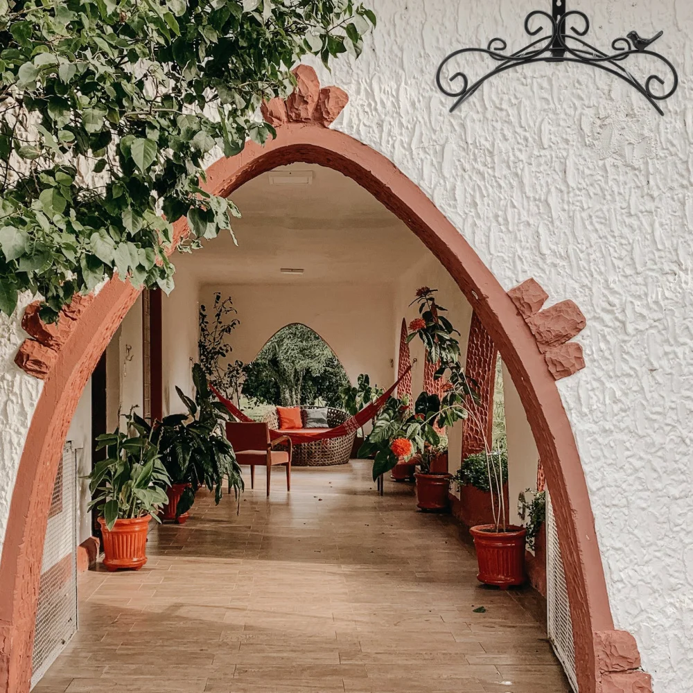 

1Pc Ironwork Hose Rack Garden Storage Holder Retro Pile Display Bracket (Black)