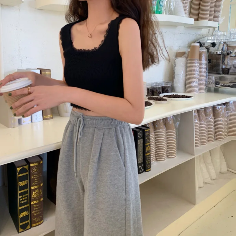 

Korean Version of the New Sexy Summer Wear Lace Girl Stitching Slim Knit Slim Camisole