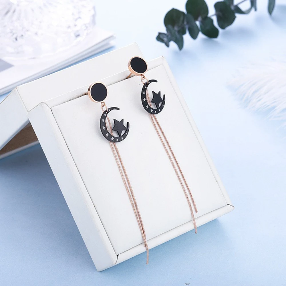 

2021 South Korea Leaves New Fashion Titanium Steel The Lady Tassel Earrings, Personality Eardrop Party Jewelry Gifts Of Jewelry