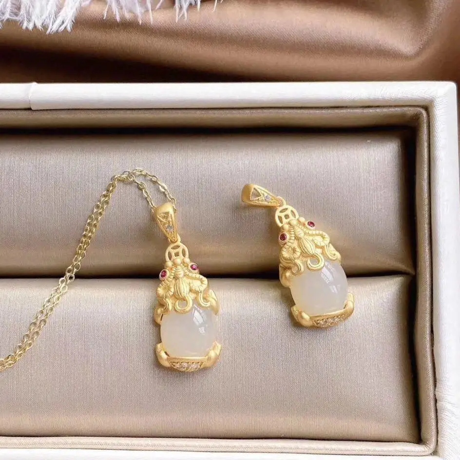 

New Year Gift S925 Sterling Silver Inlaid Hetian Jade Pi Xiu Pendant Amass Fortunes Clavicle Chain Gilding Craft Lasting