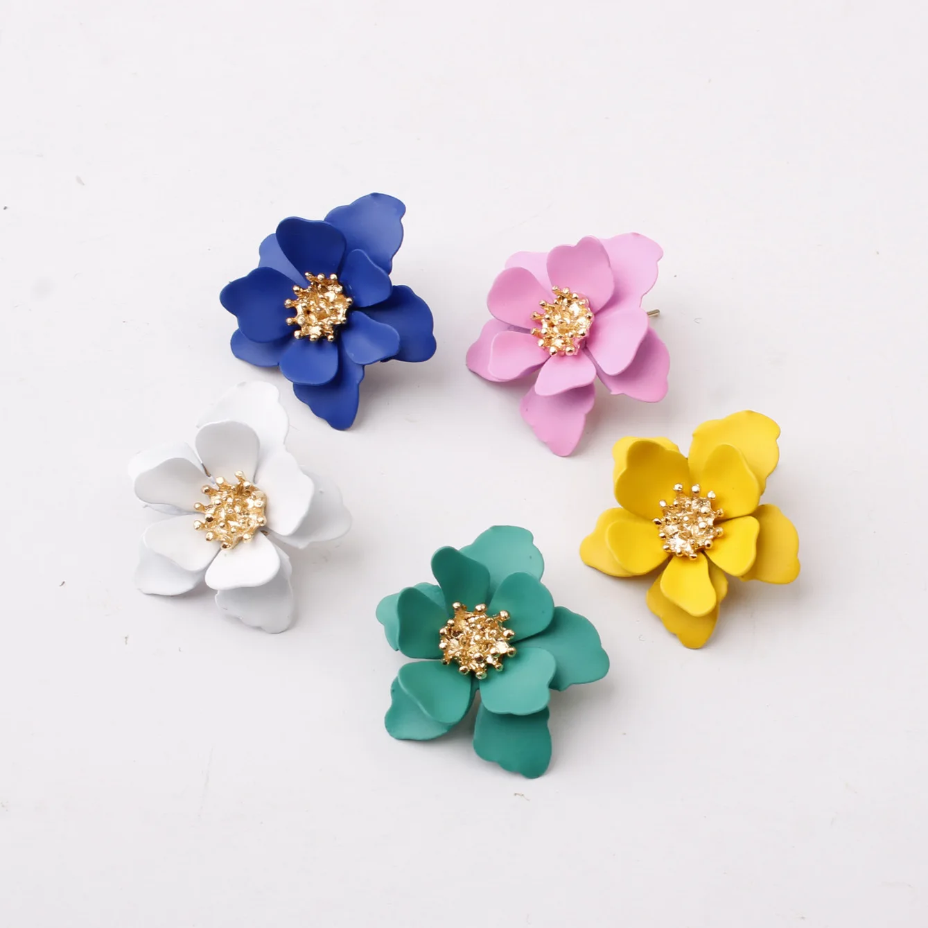 

Korean Flower Stud Earrings For Women 2021 New Sweet Spray Paint Flowers Earring Girl Wedding Party Engagement Jewelry Gifts