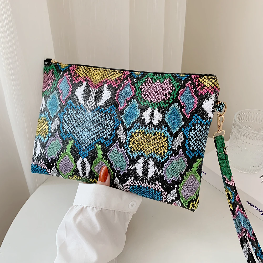 

Женская сумка с ремешком на руку, винтажная Сумка-конверт со змеиным принтом, Женский Повседневный маленький кошелек из искусственной кожи,...