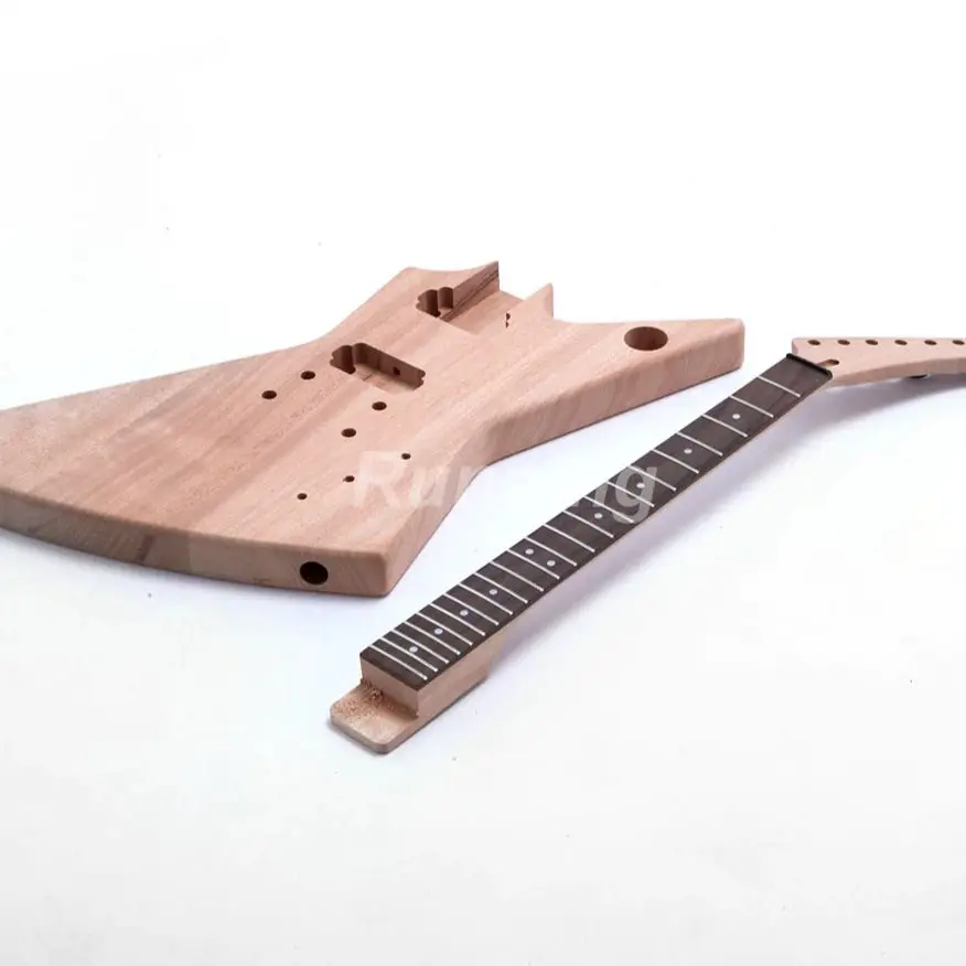 

22 Frets 6 Strings Electric Guitar Solid Wood Mahogany Body Mahogany Neck with Speaker Necessary Guitar Parts & Accessories