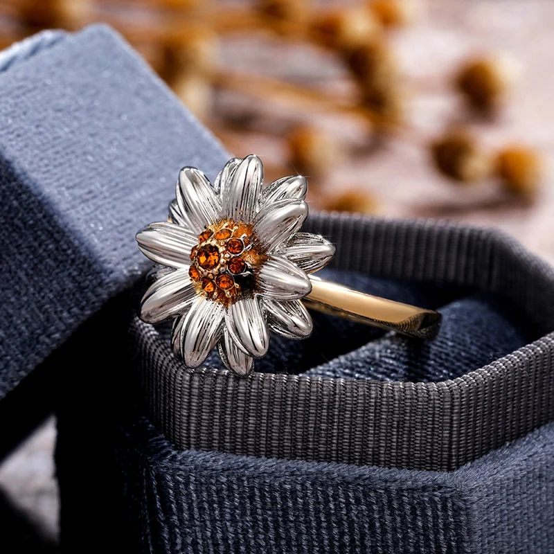 

Exquisite Two Color Daisy Sunflower Ring For Women's Wedding Jewelry Gift, 2021, Size 6-10, Lovely And Romantic 1pc
