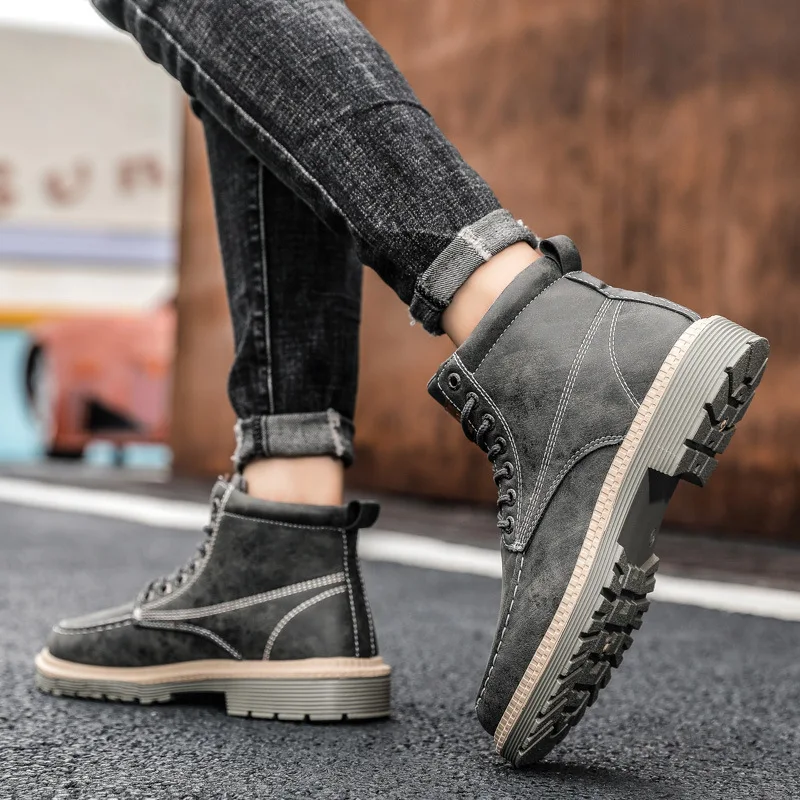 

2021 Spring Autumn New British Style Boots for Man Round Toe Solid Colors Low Heel Casual Motorcycle Boots with Platform