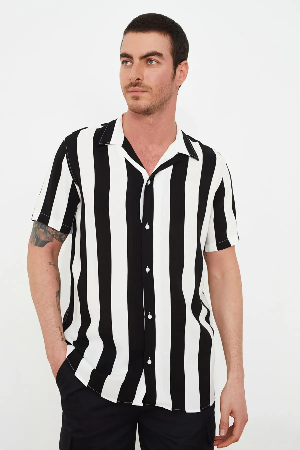 

Trendyol Male Apaj Collar Patterned Short Sleeve Draped Shirt TMNSS20GO0578