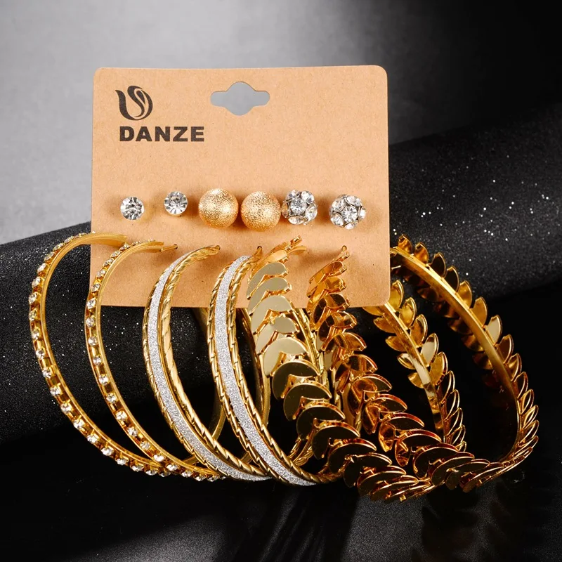 Элегантные серьги гвоздики с кристаллами жемчугом сердцем бантом в стиле панк