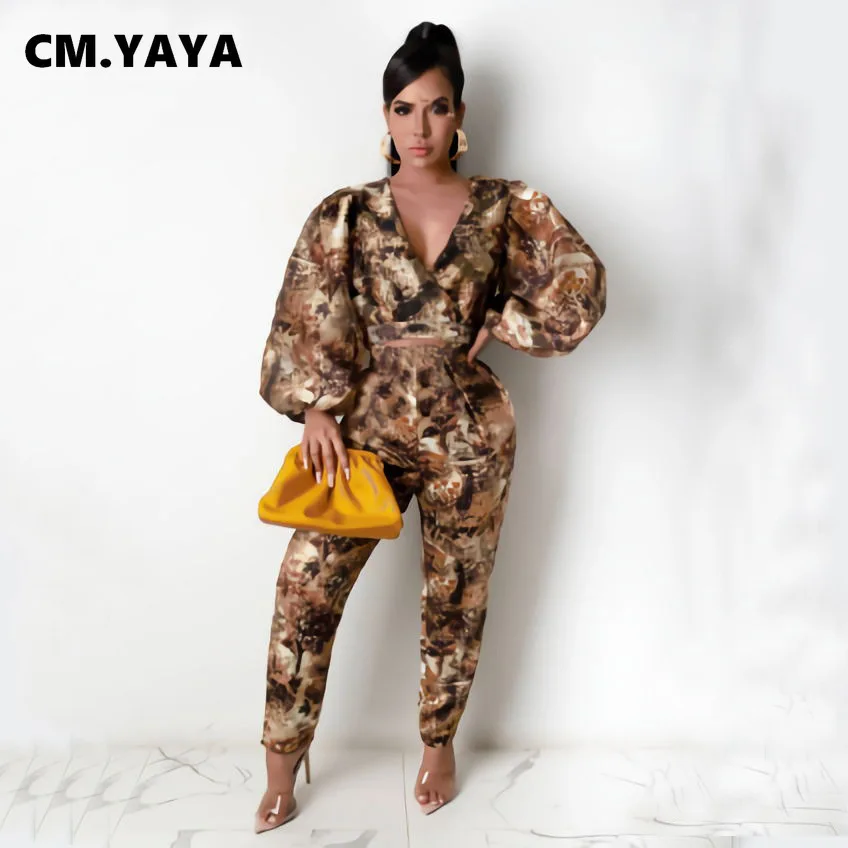 

CM.YAYA Activewear Paisley Print Sweatsuit Women's Set V-neck Crop Tops Jogger Pants Suit Tracksuit Two Piece Set Fitness Outfit