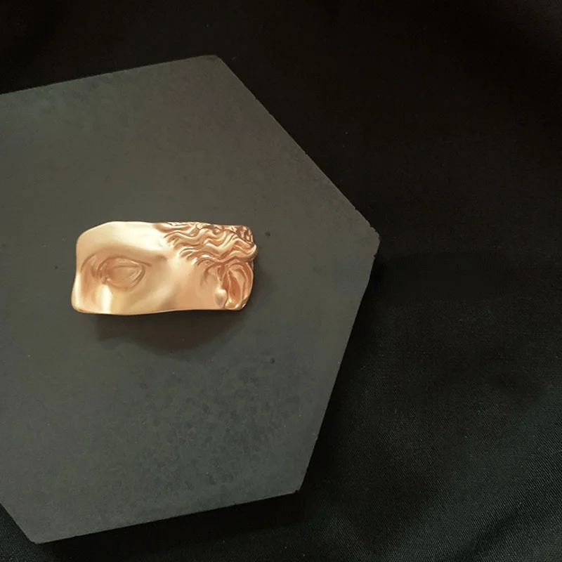 1 шт. винтажные металлические абстрактные полулицевые Броши золотого цвета в