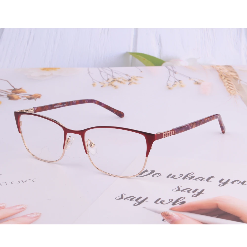 Модные очки с украшением в виде диомада на дужках женские оправе красивые