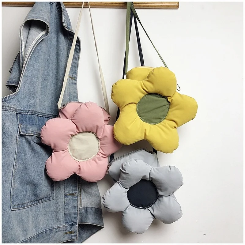 

Small Bag Female New Style Popular Cloud Canvas High-quality Texture Western-style One-shoulder Messenger Bag Personality Trend