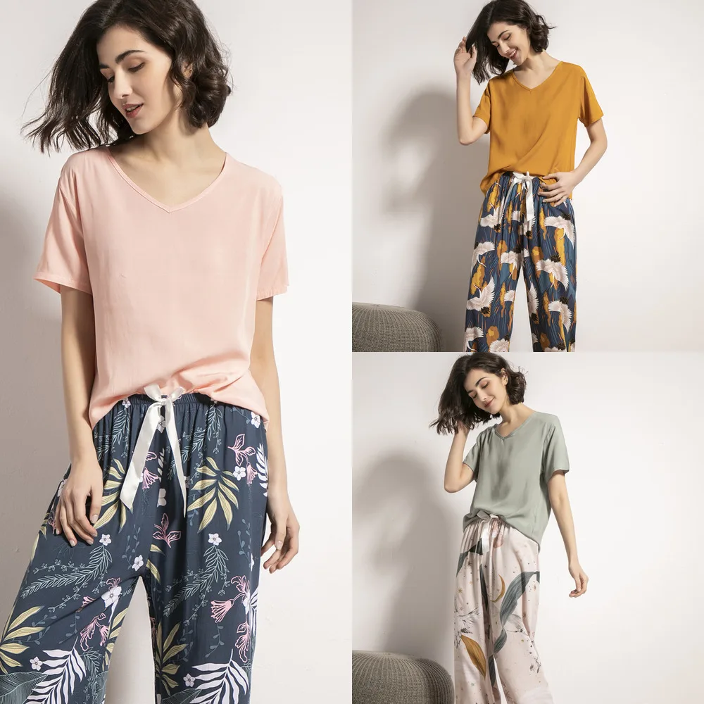 

Summer 2021 New Women's V-neck Leaf Print Pajamas Suit Ladies Cotton Silk Simple Style Pajamas Loose Soft Homewear