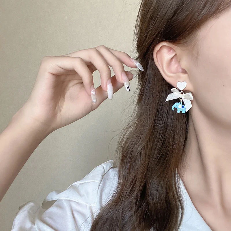 

Cartoon Elephant Doll Earrings Fun Woman Girl Earrings Cute elephant bow earrings fresh and sweet love earrings S925 needle