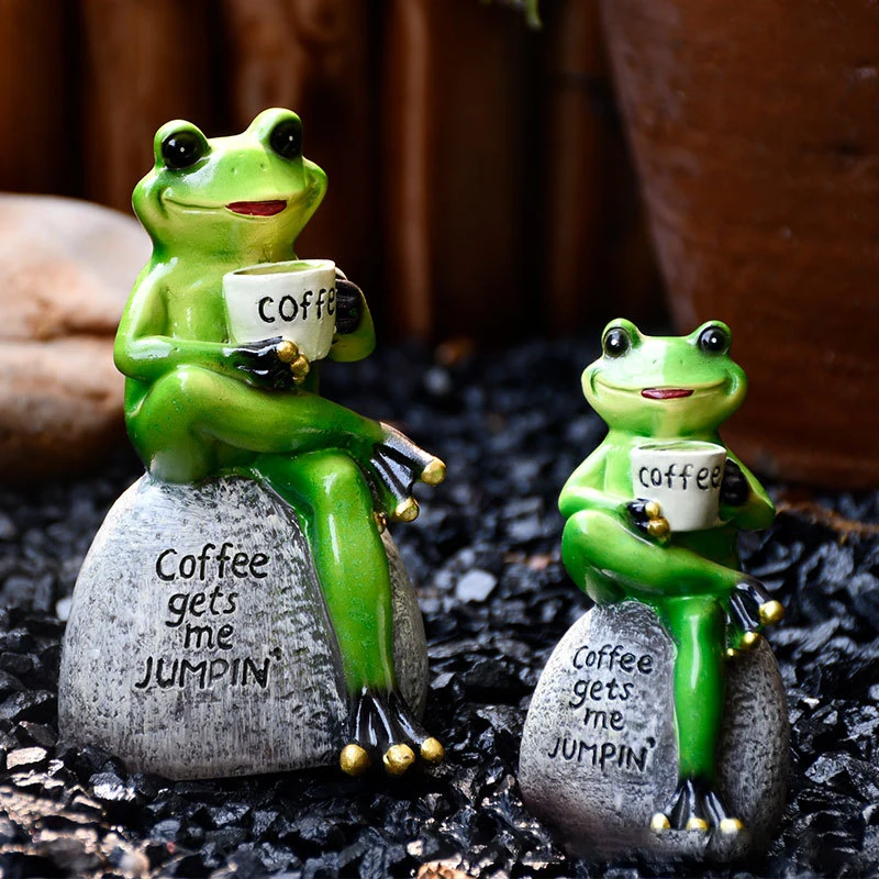 

Creativity Frogs Sitting On Stone Figurines Resin Desk Decoration Balcony Sitting Frog Sculpture Garden Ornaments Decorations✈✈✈
