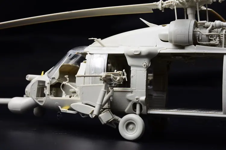 Kitty Hawk KH50006 1/35 США HH-60G «Pave Hawk» [включает 2 пилота из смолы]-масштабный комплект моделей