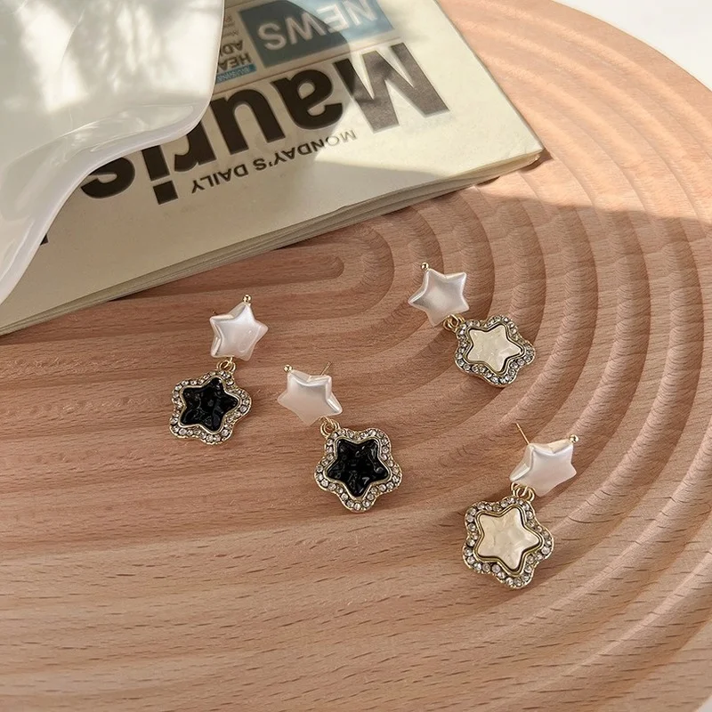 

Elegant 2 Designs Black White Star Pendant Earring for Women Ladies Shinning Rhinestone Simulated Pearl Earring Accessories