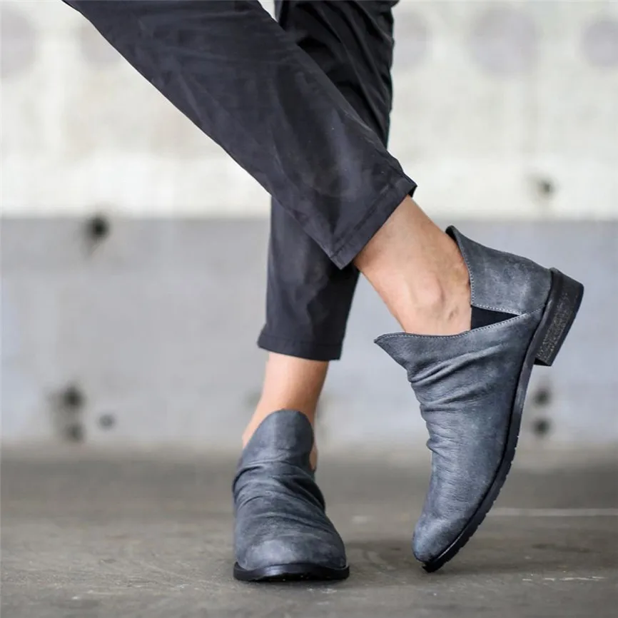 Кожаные женские ботинки винтажные короткие ковбойские в байкерском стиле