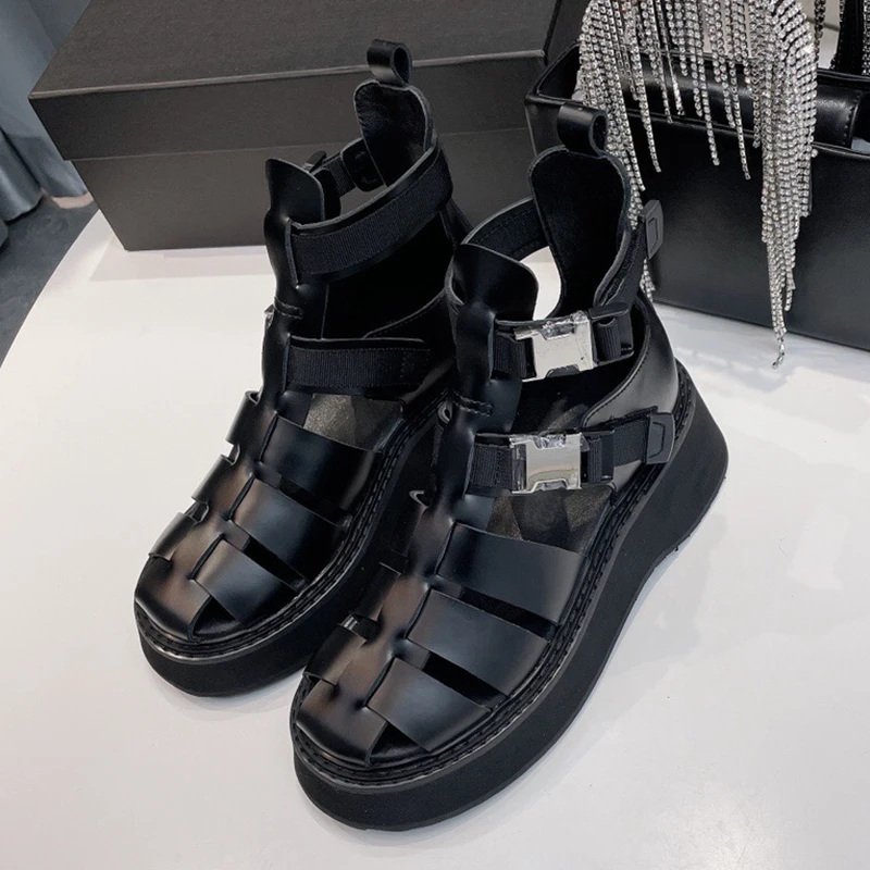 

Women's Shoes
