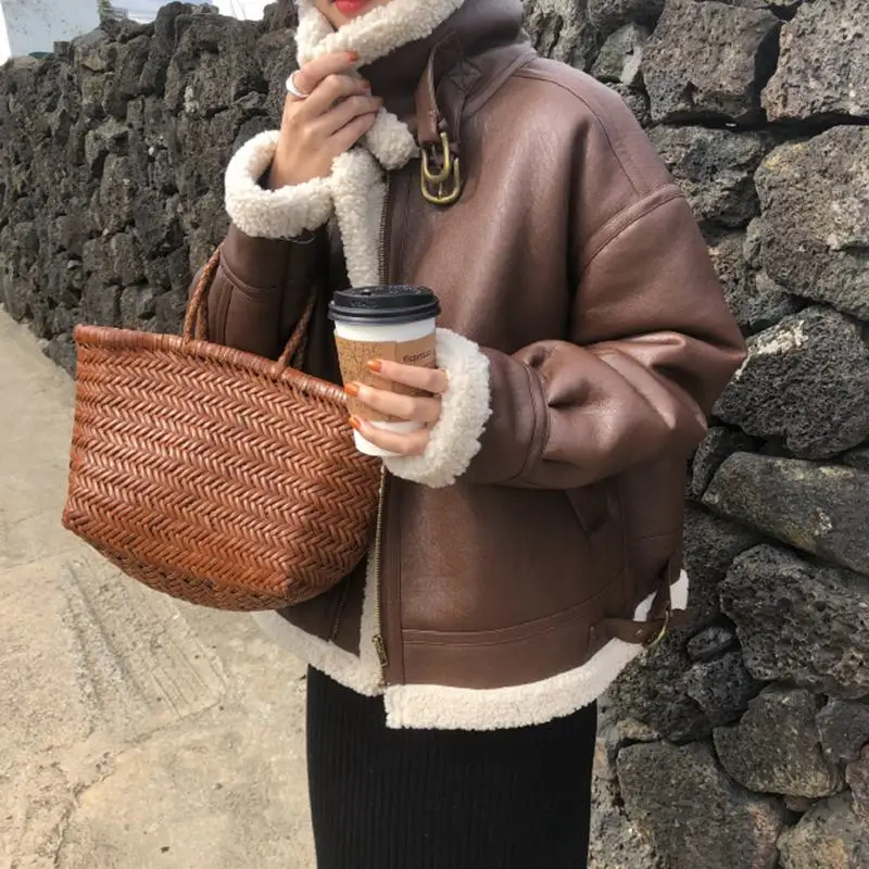 

Женские 2020 осень-зима искусственная кожа с овечьей шерстью мехом Куртка с воротником Женский толстые теплые кожаные куртки, одежда на кажды...