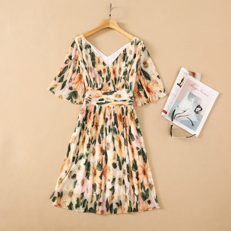 European and American women's wear for summer 2021  V-neck camellia print with five-quarter sleeves  Fashion pleated dress