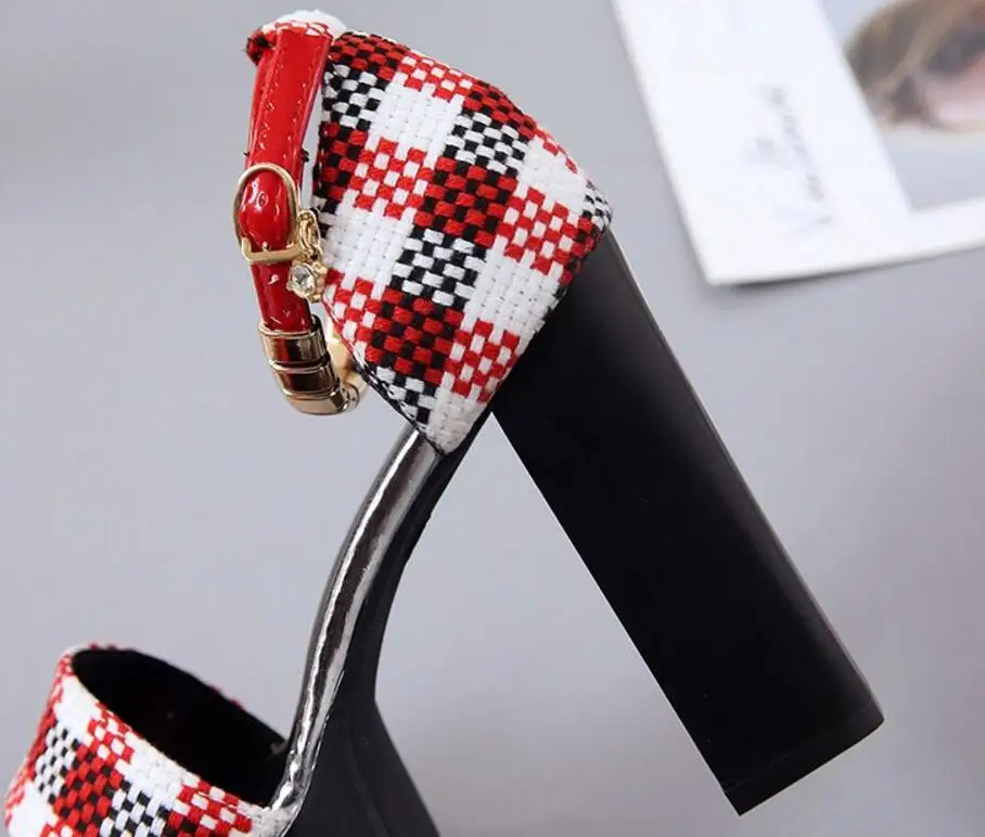 

2021 Women's Fish mouth Sandals Summer Casual Thick Pumps Women's lattice Metal decoration Sandals Platform overheight Sandals